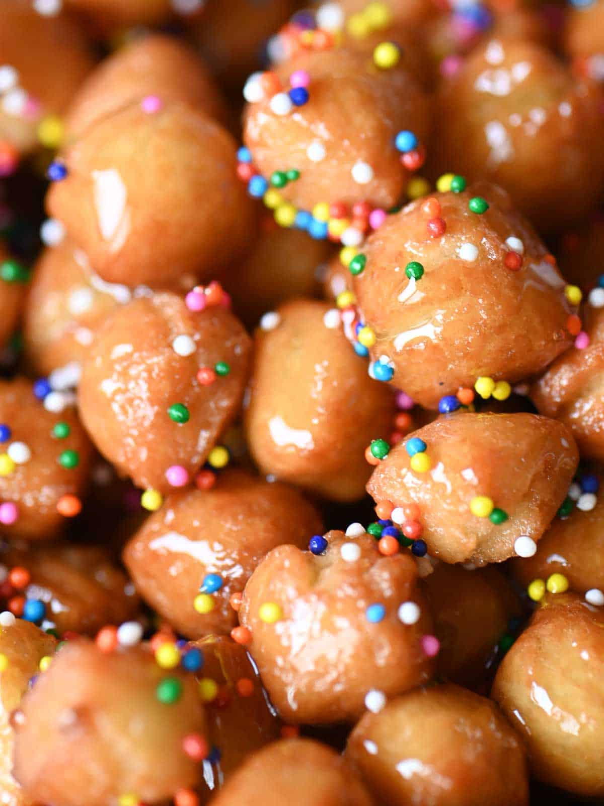 Close up of Italian honey balls.